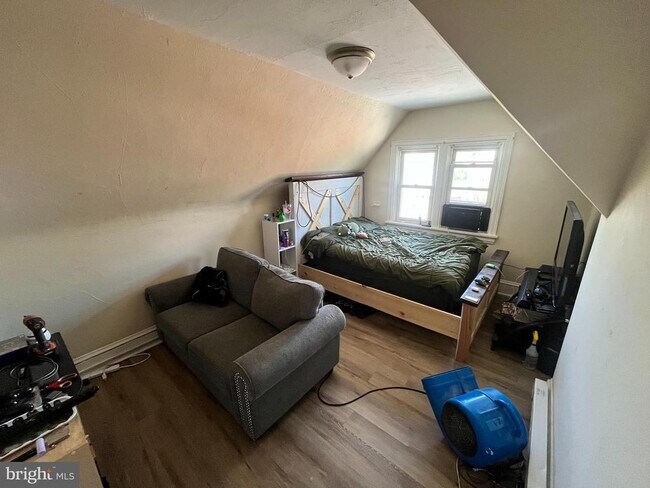 Foto del edificio - 541 E High St