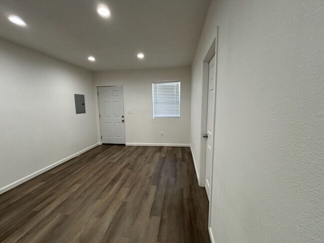 Foto del edificio - 1455 Laramie Ave