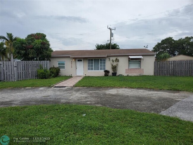 Building Photo - 4913 SW 13th St