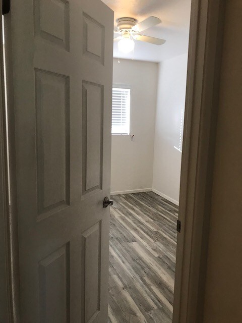 6 panel doors, ceiling fans in both bedrooms - 7542 E Carefree Dr