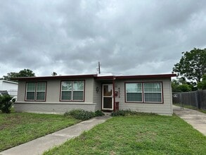 Building Photo - 4309 Yucca St