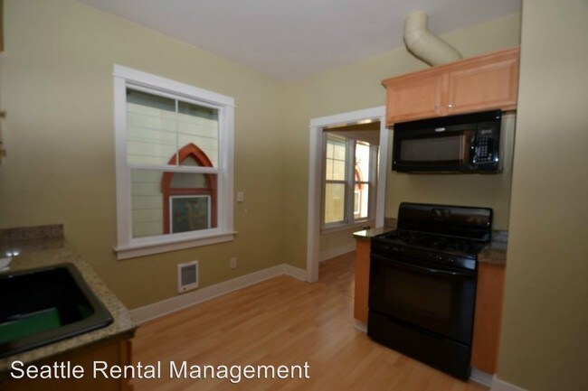 Foto del edificio - 6015 1/2 20th Ave NW