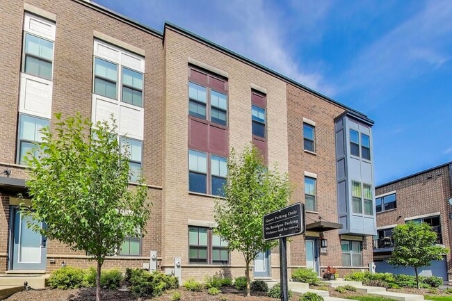 Building Photo - 312 S Elm St