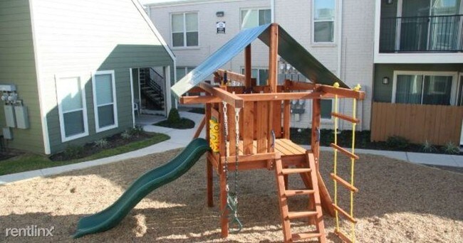 Building Photo - 8000 Creekbend Dr