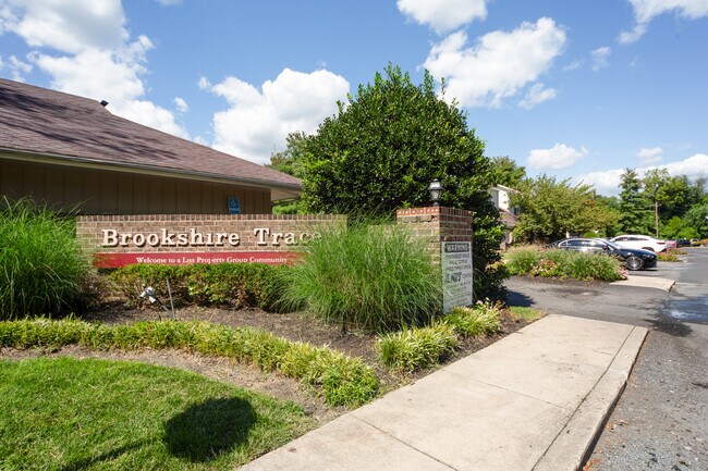 Signo complejo - Brookshire Trace Townhomes