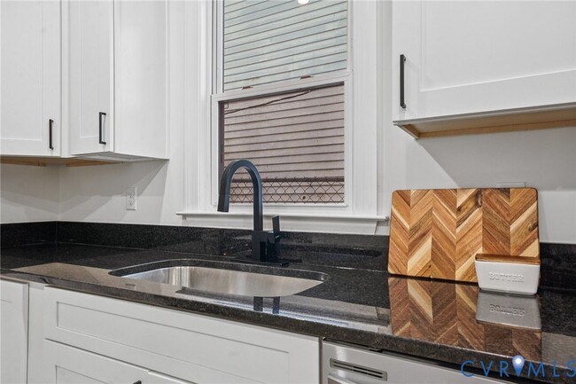 Foto del edificio - 1127 W Washington St