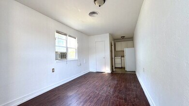 Building Photo - 419-421 N Wild Olive Ave