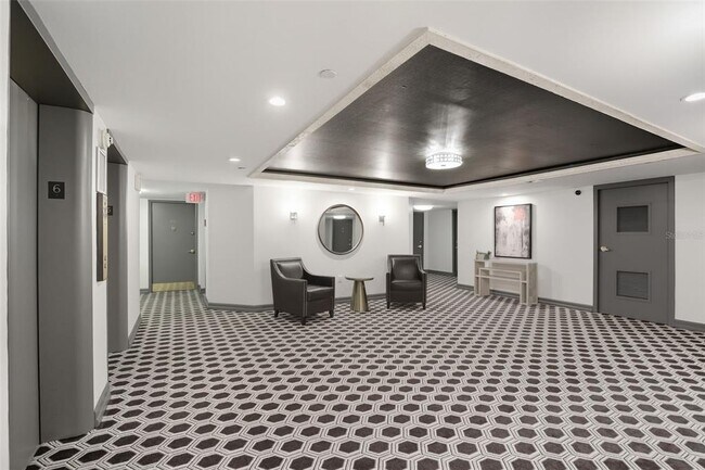 Foto del edificio - 400 E Colonial Dr