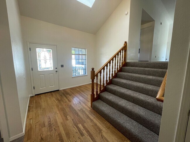 Foto del edificio - 1095 Robin Cir