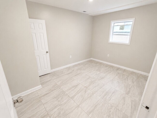 Building Photo - 132 Fabyan Pl