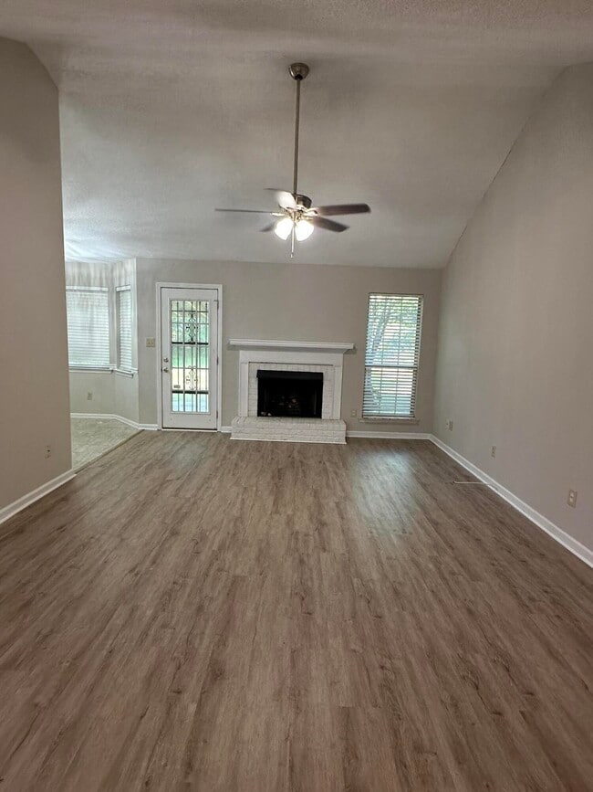 Building Photo - 517 Oak Chase Dr