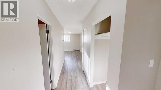 Building Photo - 9932-9105 105 Ave