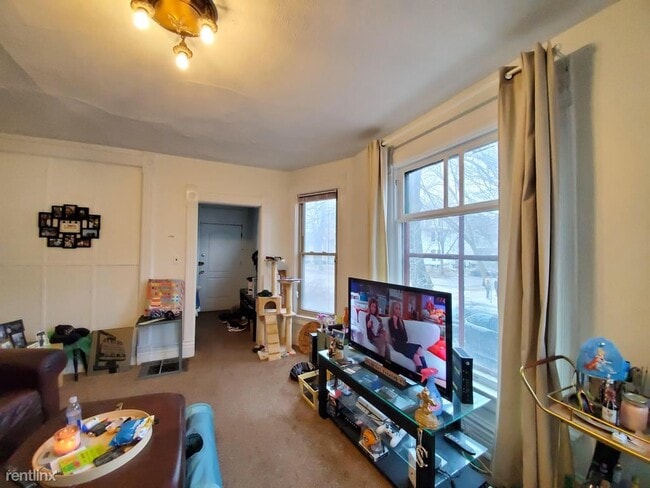 Building Photo - 2 br, 1 bath Apartment - 1600 E Kane Place