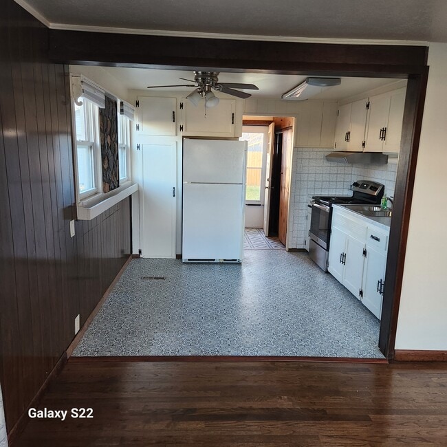 Building Photo - 6850 Reno Dr