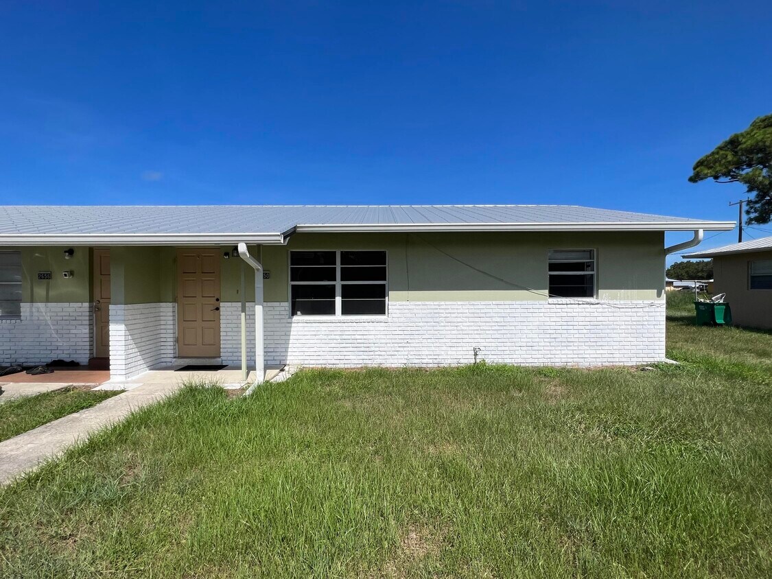 Foto principal - 2650 Seneca Ave