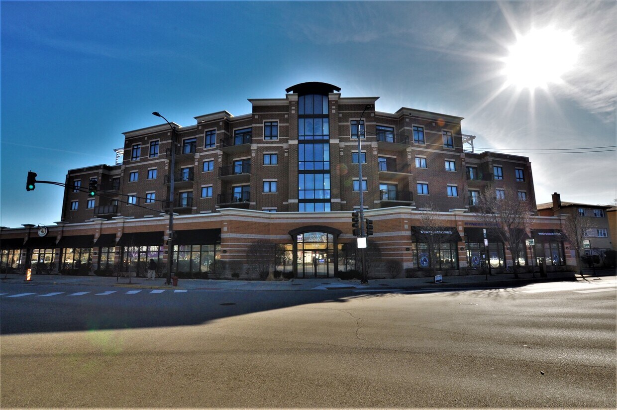 Foto principal - 5588 N Lincoln Ave