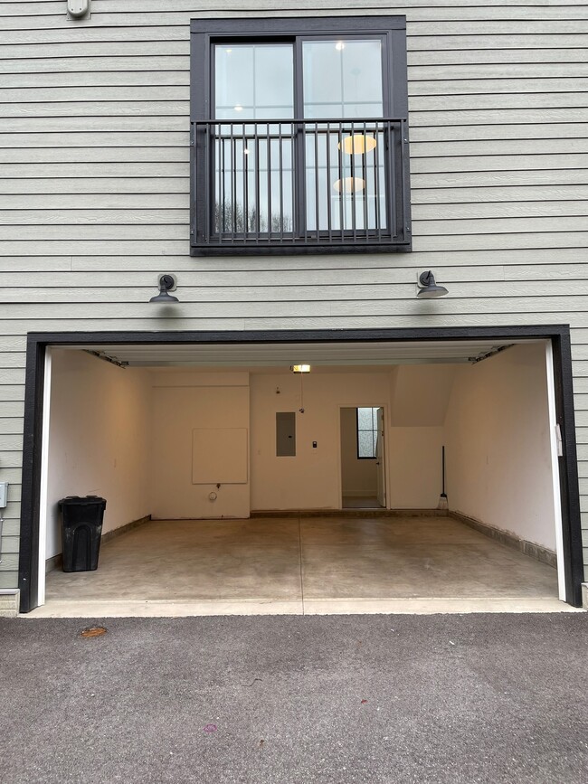 Building Photo - 359 Loeffler Ave