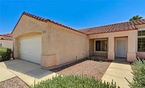 Foto del edificio - 5917 Briar Rose Ln