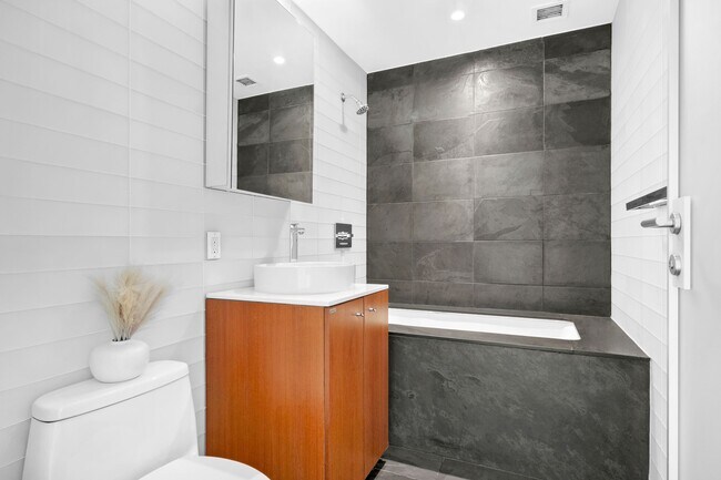 Foto del edificio - 425 E 13th St