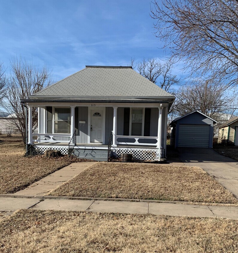 Primary Photo - 615 S Ninnescah St