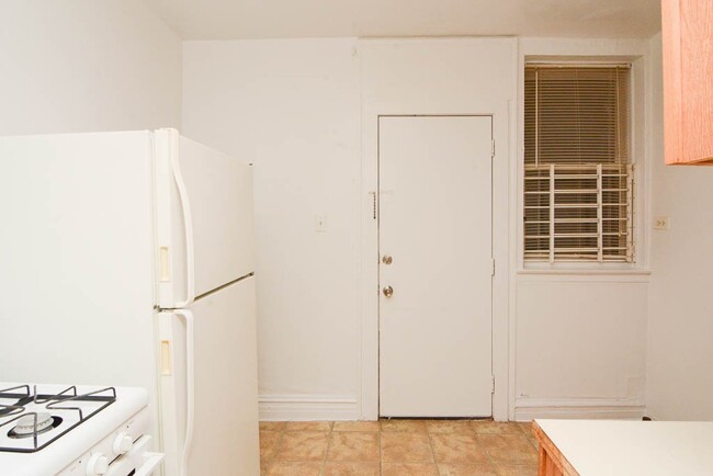 Foto del edificio - 2948 N Albany Ave