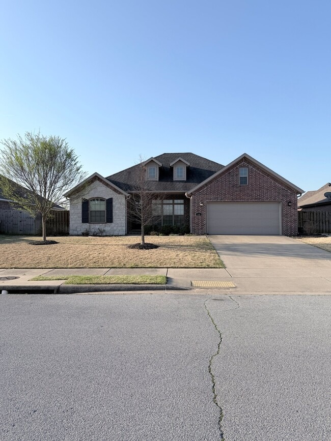 Building Photo - 7245 Devonshire Ave