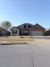 Building Photo - 7245 Devonshire Ave