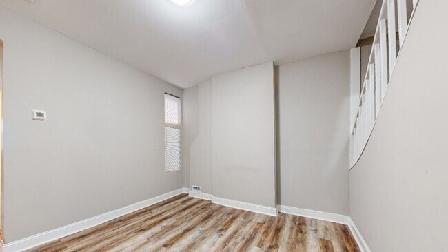 Building Photo - Fully Renovated & Fenced Backyard!