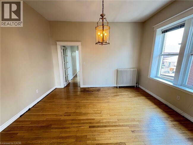 Photo du bâtiment - 55 Barton St W