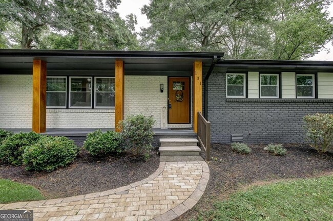 Building Photo - 131 Brookwood Dr SW