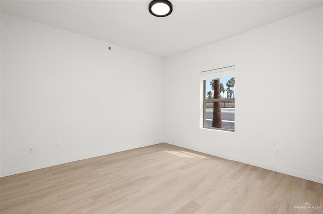 Foto del edificio - 11 S Ware Rd