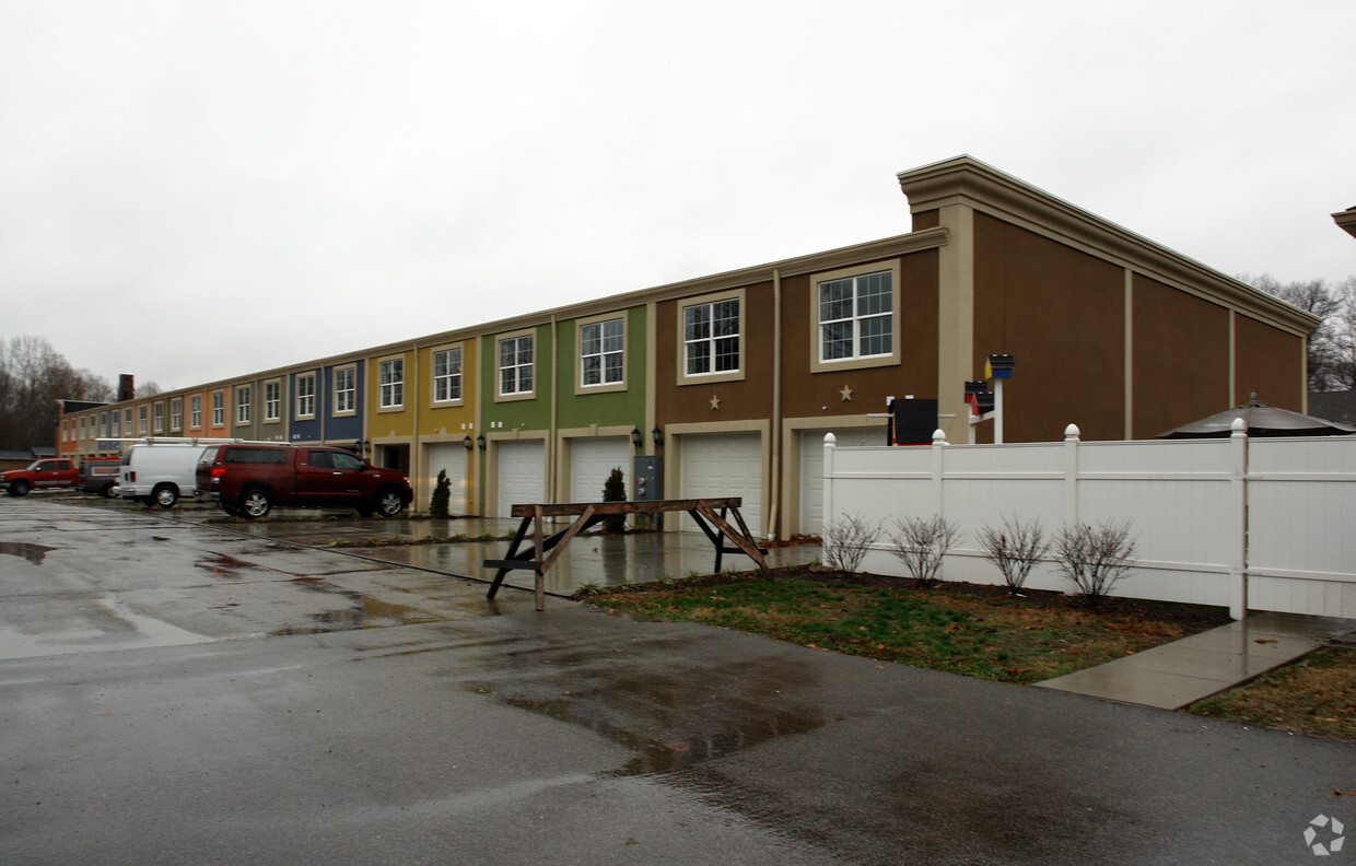 Building Photo - 12-34 Courtyard Ln