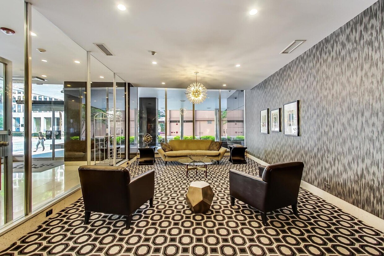 Foto principal - 850 N Dewitt Pl
