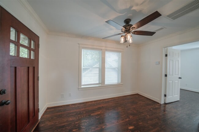 Foto del edificio - 811 Woodard St