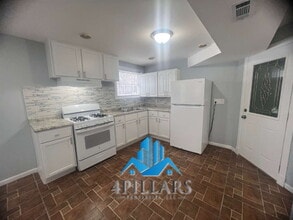 Building Photo - 5647 Sohl Ave