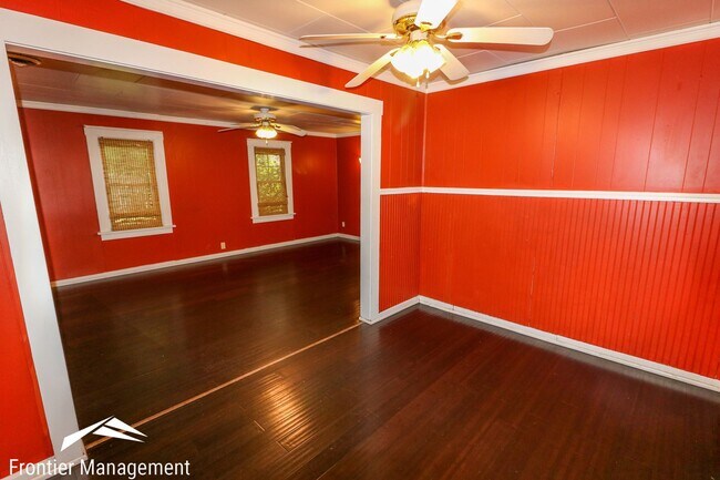 Building Photo - Adorable Single Family Home!