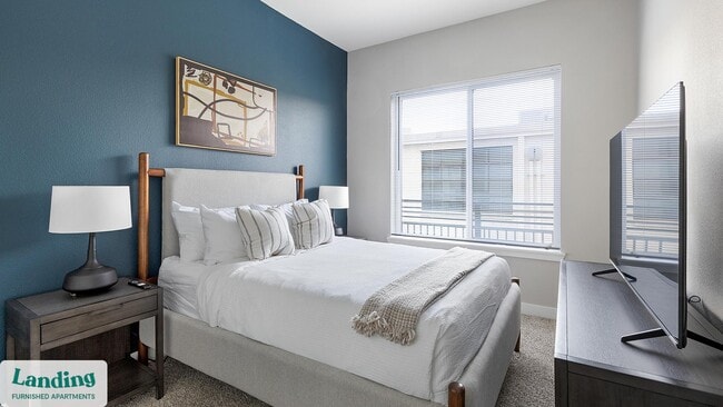 Building Photo - 400 Crawford St