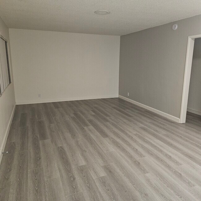 Foto del edificio - Gardena Capri Apartments