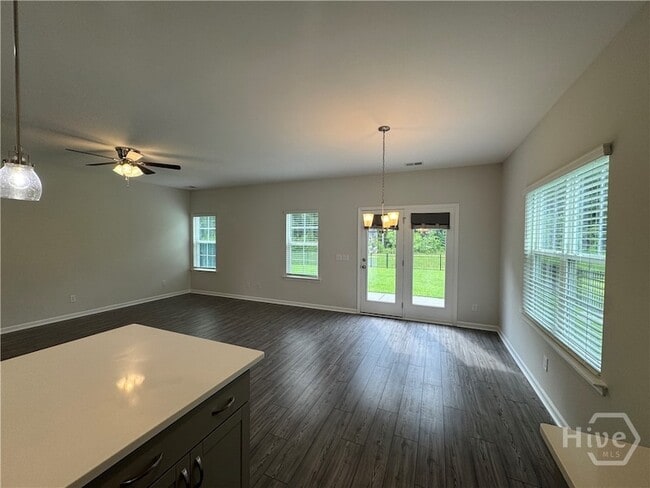 Building Photo - 148 Spring Hill Dr