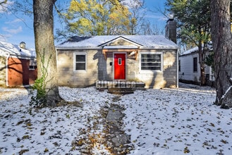 Building Photo - 3721 Kinnear Ave