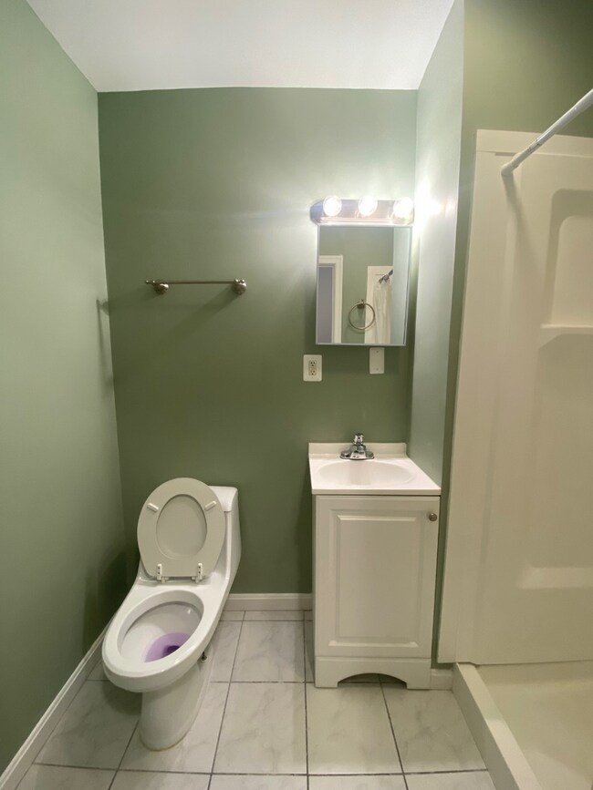 Building Photo - Dundalk - 3 bedrooms and 2.5 baths Available!