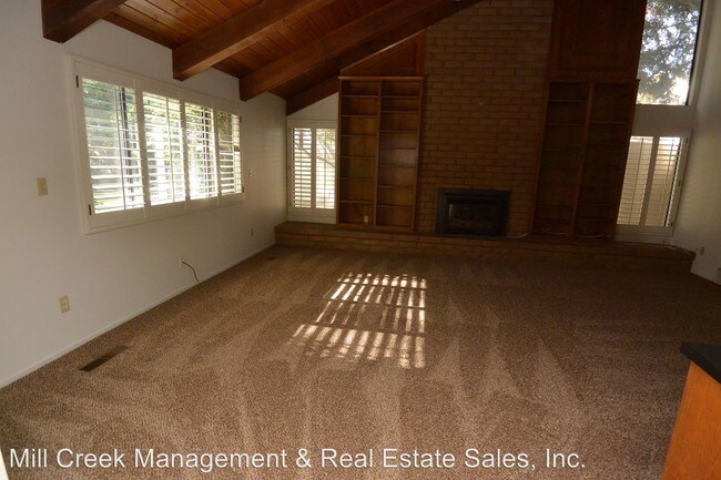 Building Photo - 706 N Tilden Ct
