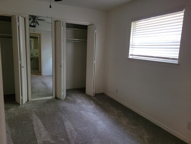 Building Photo - 4405 McKinney Ave