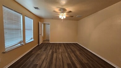 Building Photo - 22135 Greengate Dr
