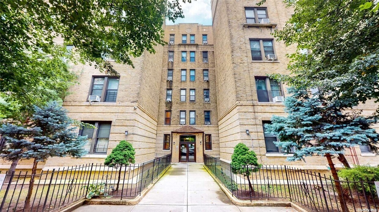 8352 Talbot St Unit 3F, Queens, NY 11415 Room for Rent in Queens, NY