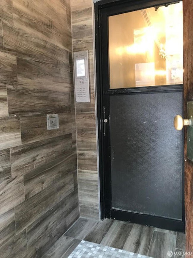 Foto del edificio - 249 W 21st St