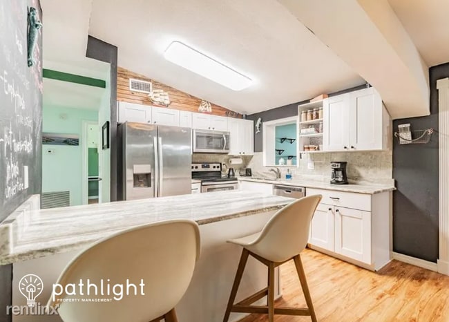 Building Photo - 2 br, 1 bath House - 1764 Saint Croix Driv...