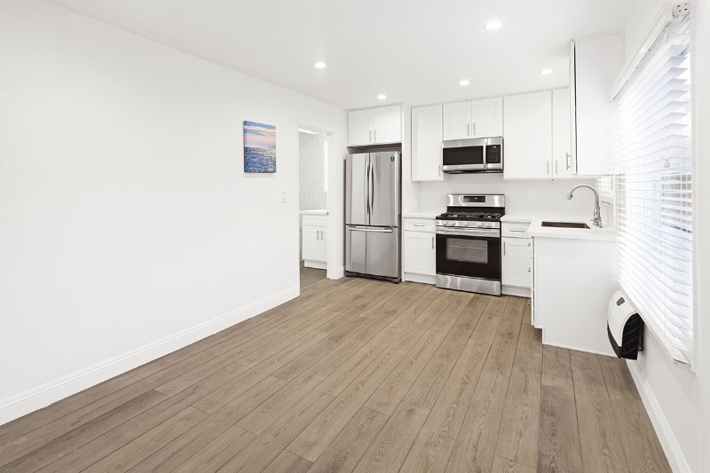 222 3rd St Unit D 1/2, Huntington Beach, CA 92648 Room for Rent in