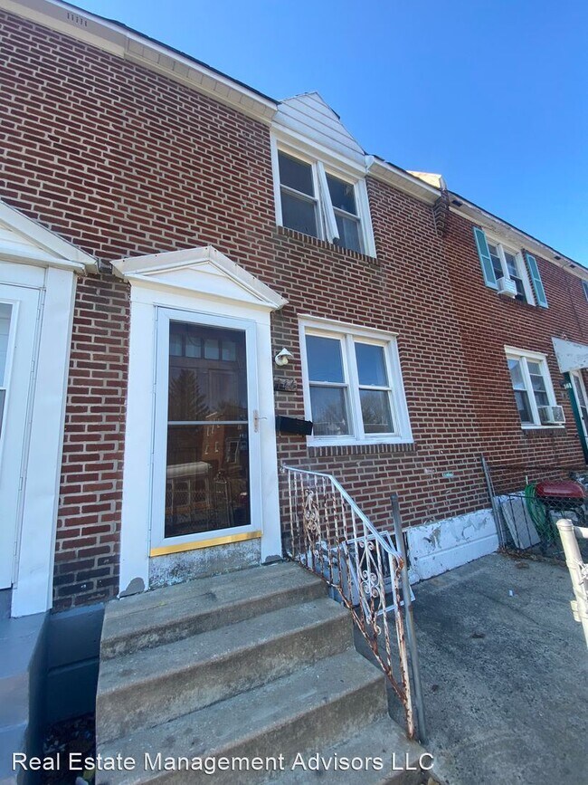 Building Photo - 3 br, 1.5 bath House - 144 W 21st Street