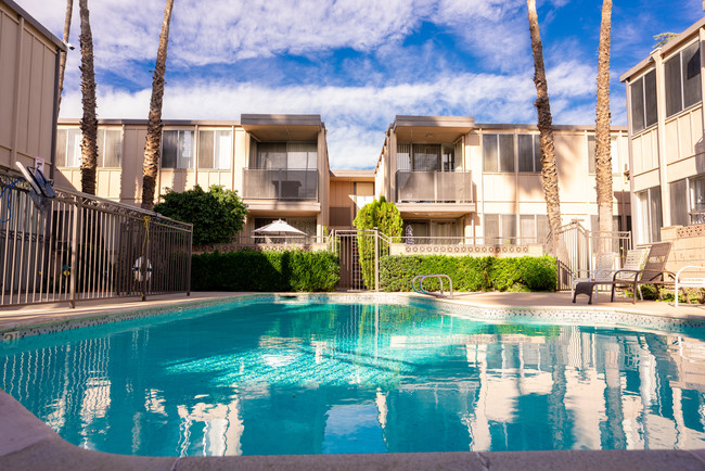 Piscina - Balboa Palms Apartments